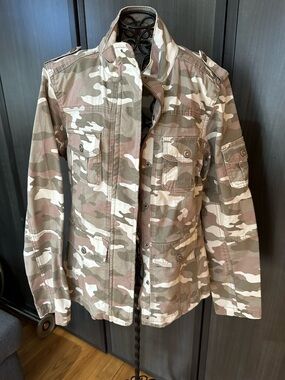 Camo Utility Jacket in Beige & Olive